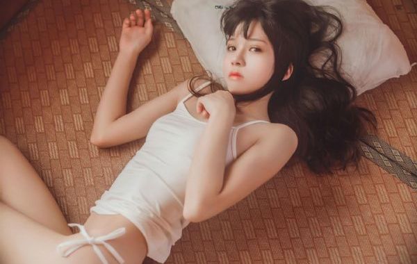年轻的护士韩国